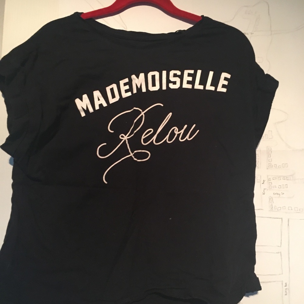 T-shirt with French writing